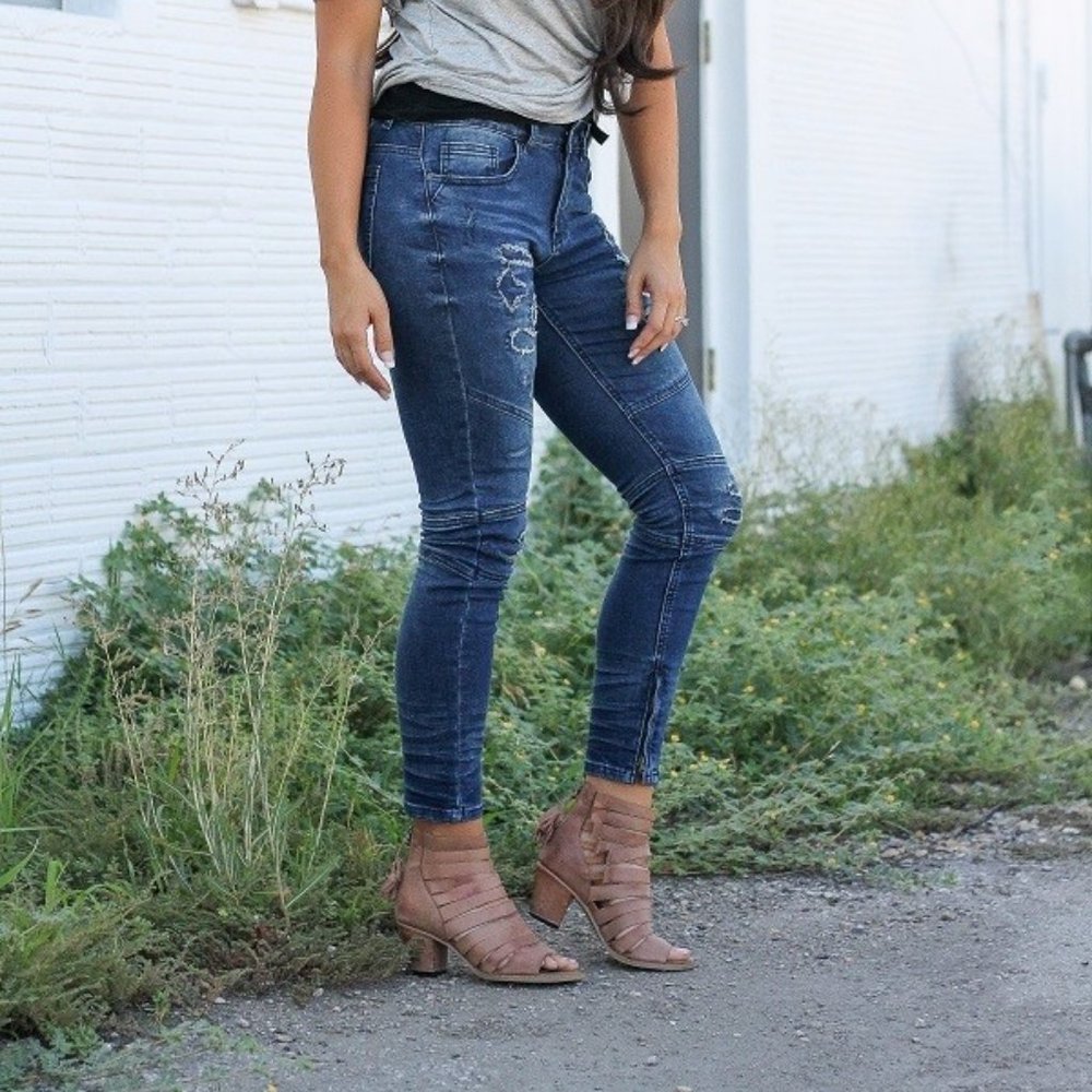 L&B Mid wash distressed denim with rips, patches - Picture 3 of 8